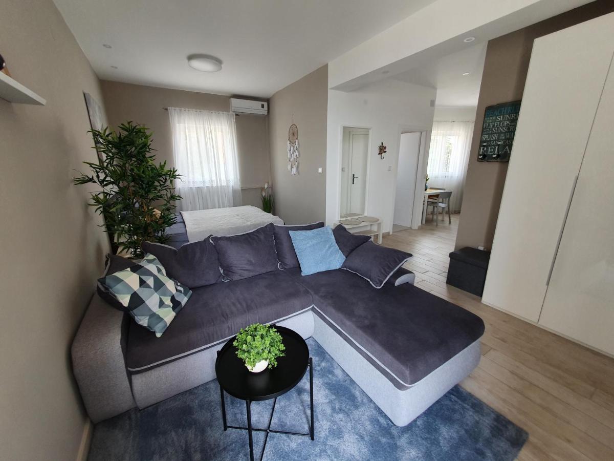 Apartment Danijela Novalja Extérieur photo